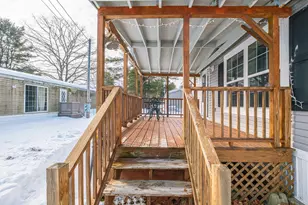 27 Tufton St, Brunswick, ME 04011 - Photo 2