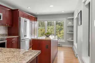 37 Wildwood Dr, Cape Elizabeth, ME 04107 - Photo 8