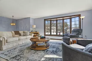 19 Birchvale Dr, Portland, ME 04102 - Photo 4