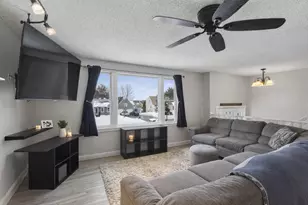 8 Arbor View Ln, Scarborough, ME 04074 - Photo 4