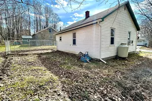 19 Elm St, Dexter, ME 04930 - Photo 12
