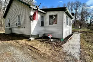 19 Elm St, Dexter, ME 04930 - Photo 2