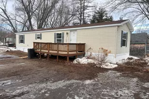 4 Gilbert St, Livermore Falls, ME 04254 - Photo 1