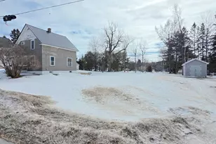 14 Pleasant St, Presque Isle, ME 04769 - Photo 4