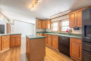 276 Violet Ln, Waldoboro, ME 04572 - Photo 6