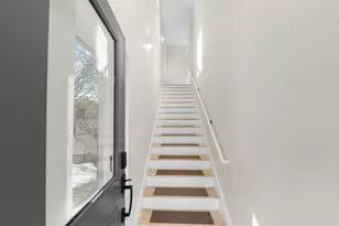 34 Hammond St, Portland, ME 04101 - Photo 8