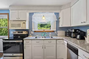 2 Foote St, Old Orchard Beach, ME 04064 - Photo 14