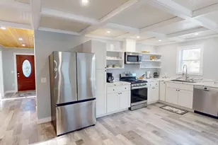 52 John St, Camden, ME 04843 - Photo 2