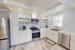 52 John St, Camden, ME 04843 - Photo 4