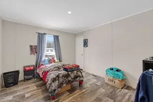 111 Rosewood Dr, Farmington, ME 04938 - Photo 14