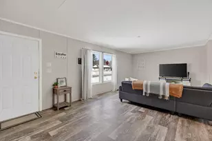 111 Rosewood Dr, Farmington, ME 04938 - Photo 4