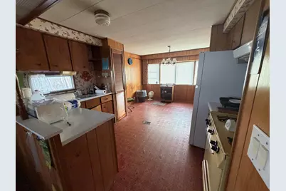 17 Water Street, Mechanic Falls, ME 04256 - Photo 14