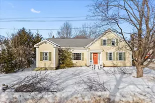 14 Oak St, Bucksport, ME 04496 - Photo 2