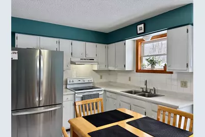 15 Roslin Avenue, Lewiston, ME 04240 - Photo 2