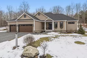 21 Cliff Dr, Windham, ME 04062 - Photo 2