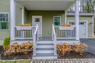 17 Youngs Ln, Freeport, ME 04032 - Photo 2