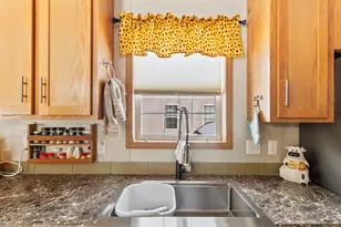 14 Circus Pl, Brunswick, ME 04011 - Photo 8