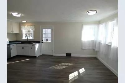 28.5 Elm Street, Fairfield, ME 04937 - Photo 8