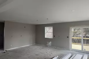 7 Shepherd Ln, Windham, ME 04062 - Photo 2