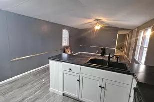 42 Squire Ct, Winthrop, ME 04364 - Photo 8