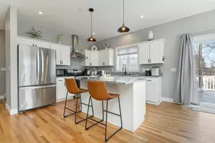 81 Queen St, Gorham, ME 04038 - Photo 2