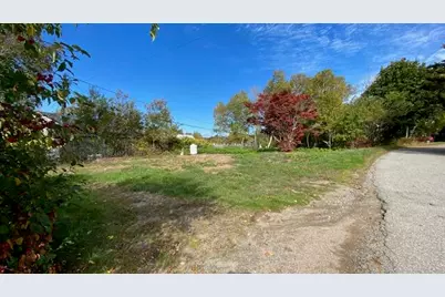 11 Lovelace Street, Eastport, ME 04631 - Photo 2