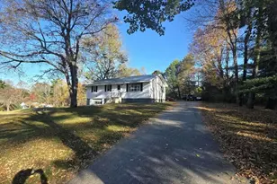 9 Pine Grove Dr, Mount Vernon, ME 04352 - Photo 2