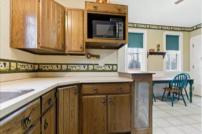 14 Taylor Street, Auburn, ME 04210 - Photo 16