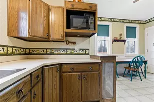 14 Taylor St, Auburn, ME 04210 - Photo 16