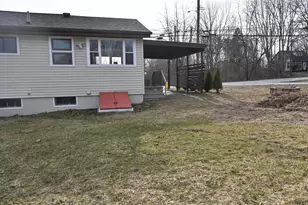 13 Frost Hill Ave, Lisbon, ME 04252 - Photo 4