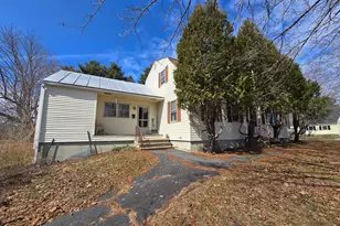 129 W Hill Rd, Gardiner, ME 04345 - Photo 2