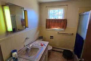 129 W Hill Rd, Gardiner, ME 04345 - Photo 20