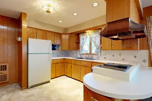 17 Shank St, Lewiston, ME 04240 - Photo 8