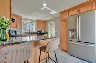 15 Brewster St, Portland, ME 04103 - Photo 4