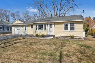 15 Brewster St, Portland, ME 04103 - Photo 1