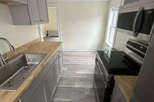 36 Grove St, Rockland, ME 04841 - Photo 8
