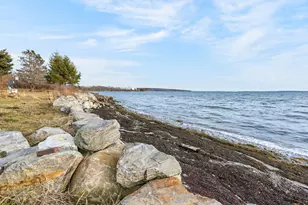 8 Summer St, Searsport, ME 04974 - Photo 2