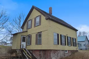 42 Shackford St, Eastport, ME 04631 - Photo 2