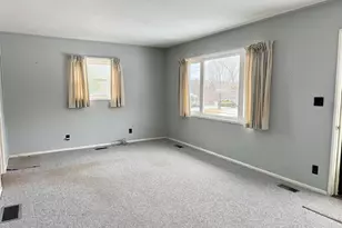 99 Canterbury St, Presque Isle, ME 04769 - Photo 10