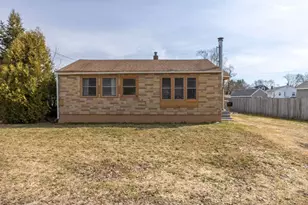 4 Longfellow Dr, Westbrook, ME 04092 - Photo 2