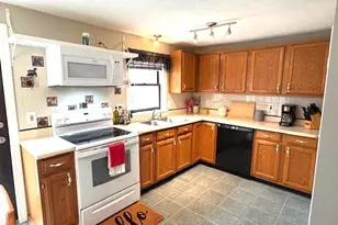 8 Park St, Saco, ME 04072 - Photo 4