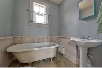 34 Pleasant Street, Houlton, ME 04730 - Photo 14