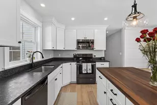 10 Lodge Dr, Saco, ME 04072 - Photo 10