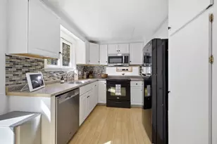 76 Johnson Rd, Falmouth, ME 04105 - Photo 4