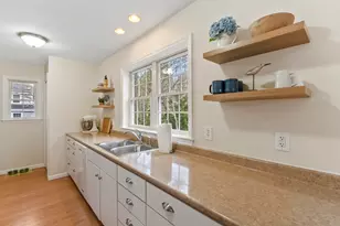 31 Beacon St Ext, York, ME 03909 - Photo 4