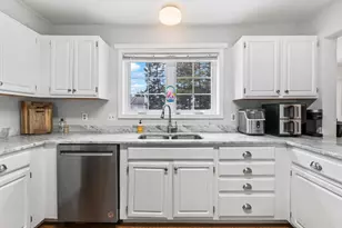 25 Beaver Pond Rd, Brunswick, ME 04011 - Photo 4