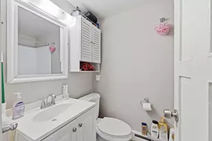 17 Wentworth St, Biddeford, ME 04005 - Photo 8