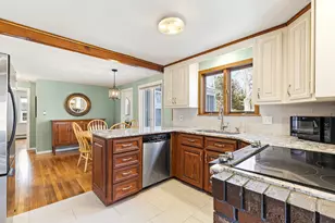 3 Willow Ln, Cumberland, ME 04021 - Photo 4