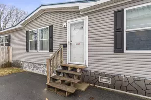 16 W Pleasant St, Oakland, ME 04963 - Photo 2