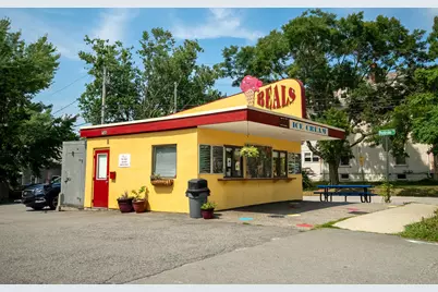 18 Veranda Street, Portland, ME 04103 - Photo 2